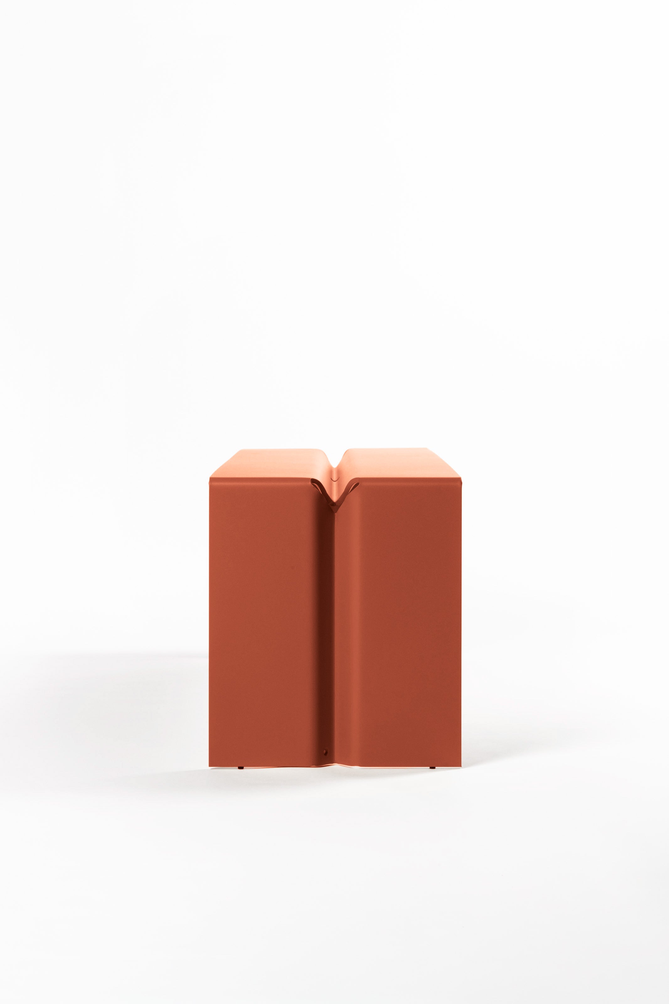 The Bench — Wunder Bench Studio RAL8004 002