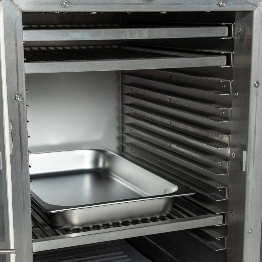 Professional Charlie Charcoal Oven, close-up door and handle